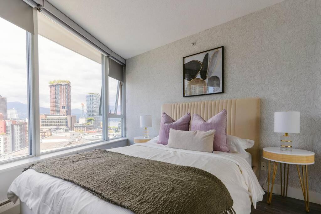 Downtown King Suite-Surround Views-Pool/Gym/Parkng Ванкувер Экстерьер фото